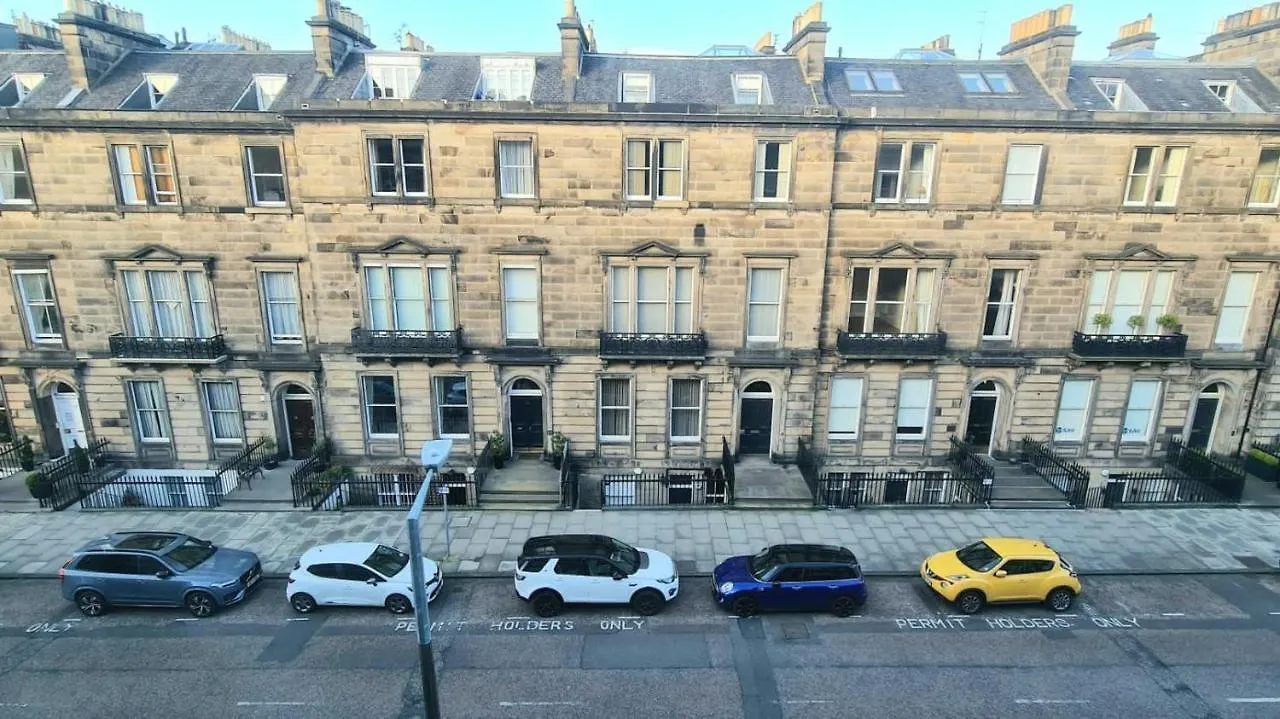 Stunning 2 Bedroom Georgian Apartment Edinburgh