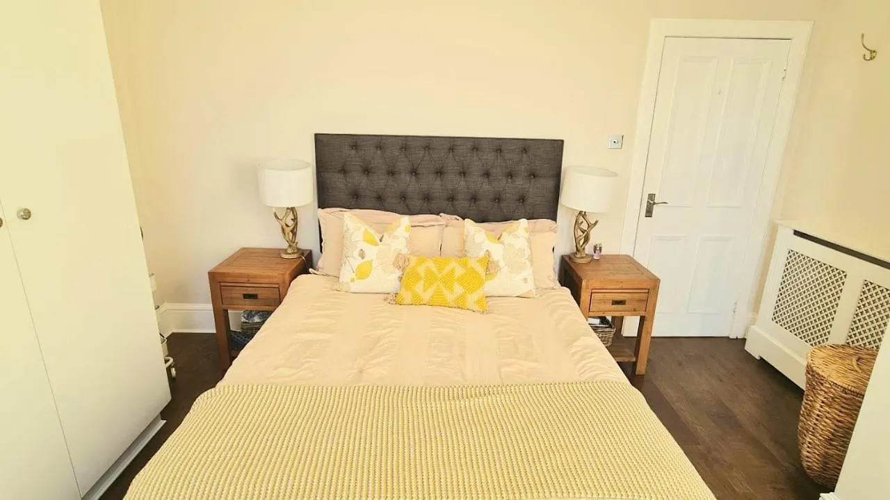 Stunning 2 Bedroom Georgian Apartment Edinburgh