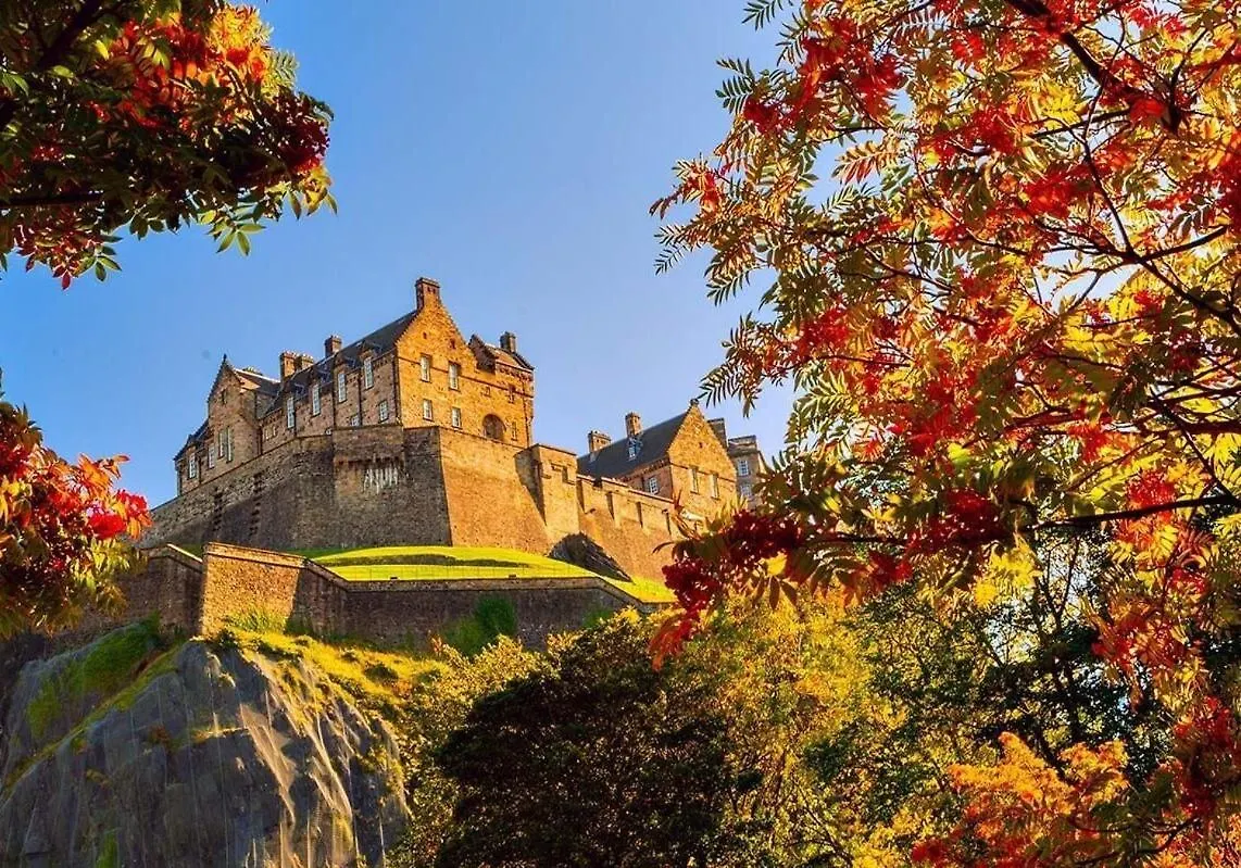 Stunning 2 Bedroom Georgian Apartment Edinburgh